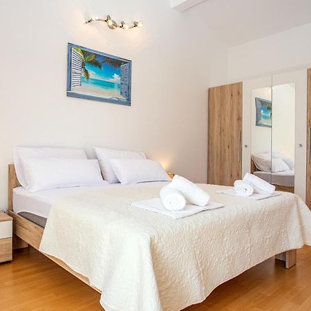 Apartments Adisa Omis Luaran gambar