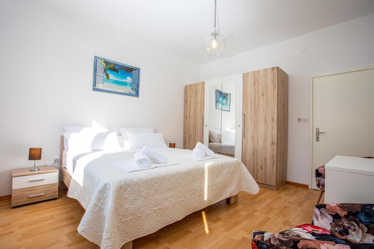 Apartments Adisa Omis Luaran gambar