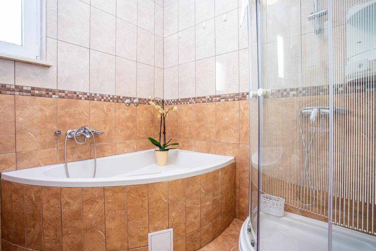 Apartments Adisa Omis Luaran gambar