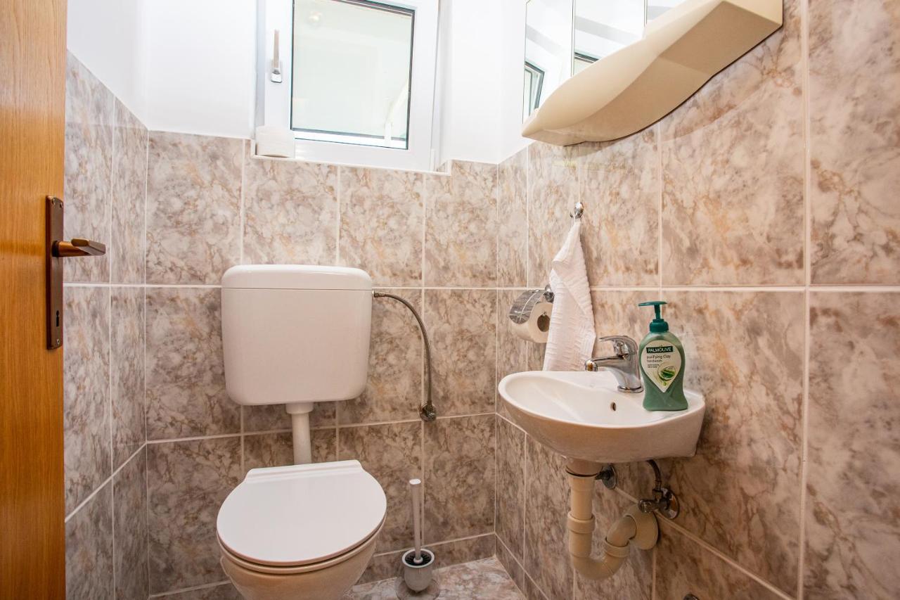 Apartments Adisa Omis Luaran gambar