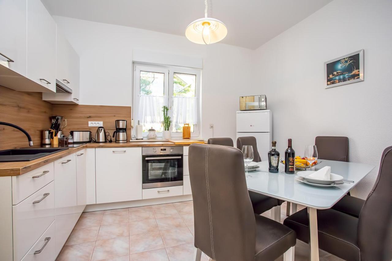 Apartments Adisa Omis Luaran gambar