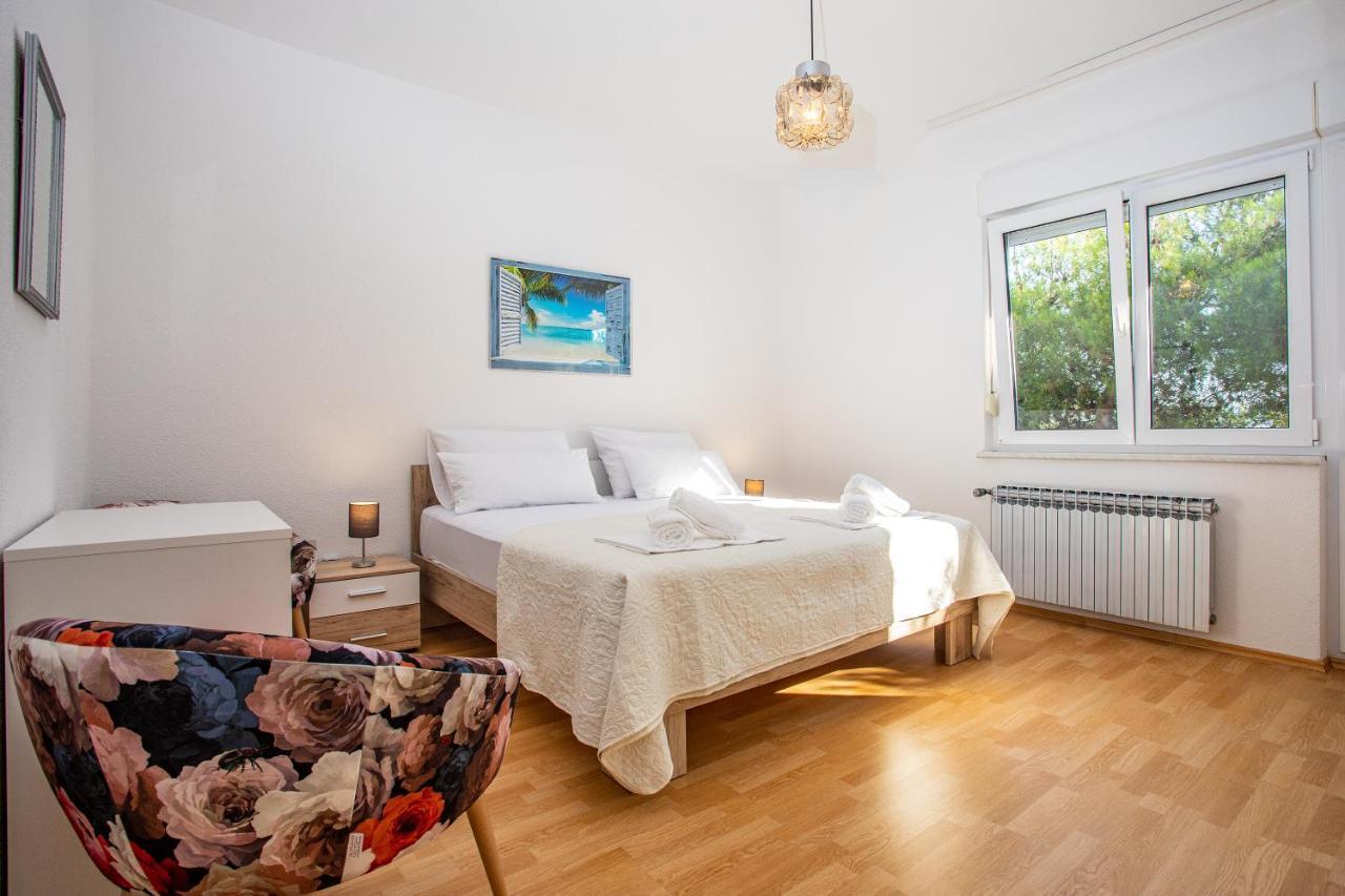 Apartments Adisa Omis Luaran gambar