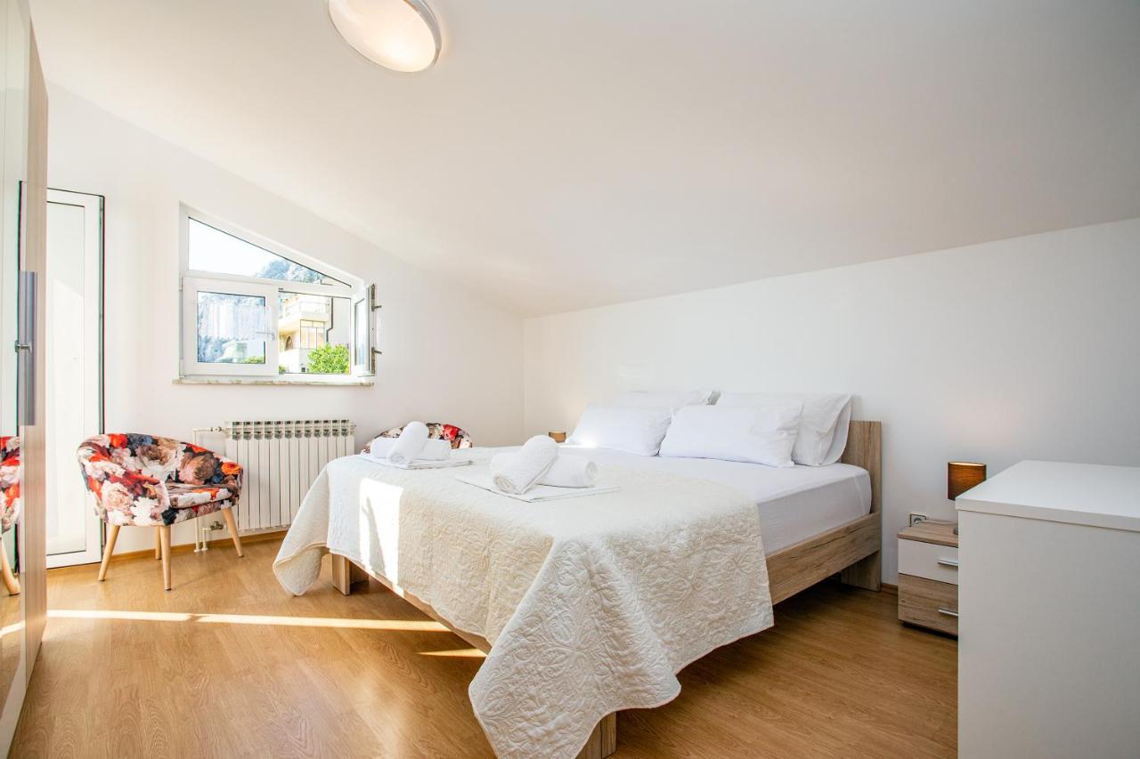 Apartments Adisa Omis Luaran gambar