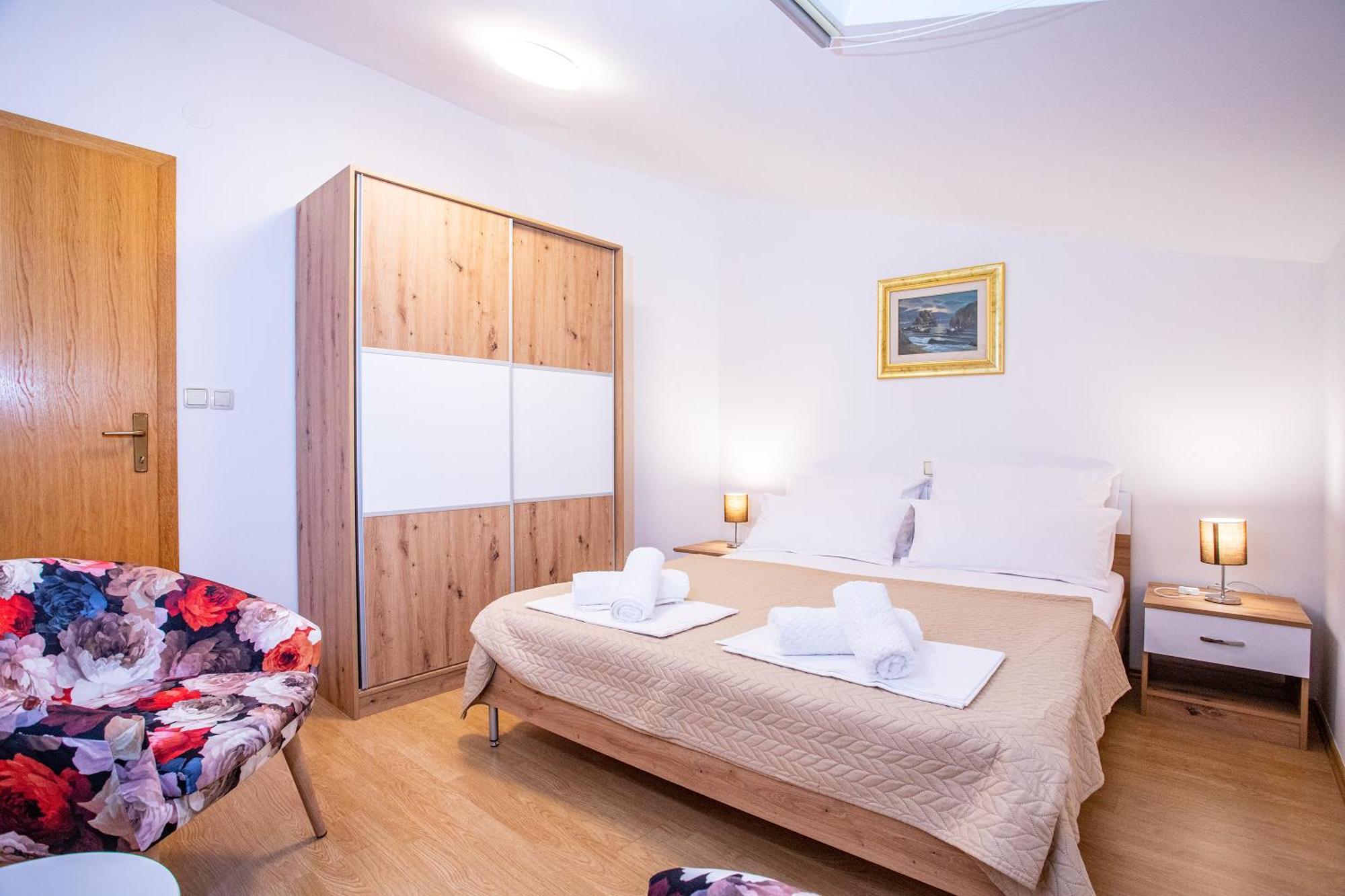 Apartments Adisa Omis Luaran gambar